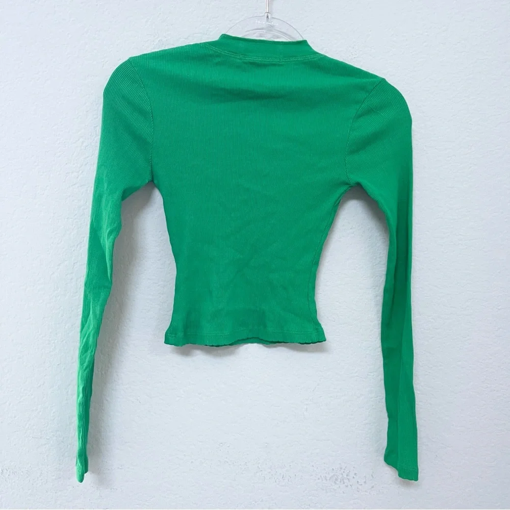 Daydreamer Solid Pointelle Henley in Lucky Green Size XS